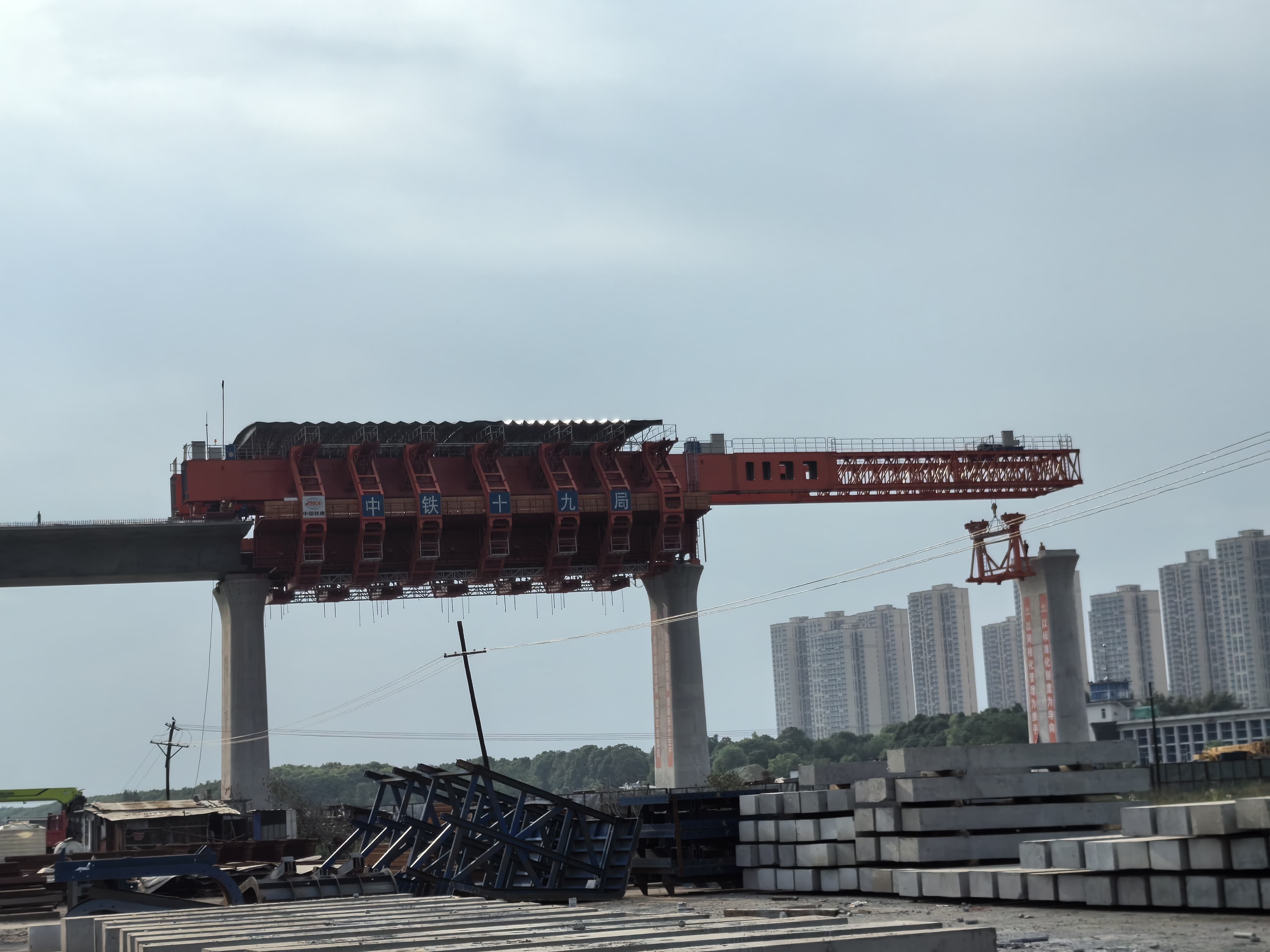 云南红河移动模架租赁厂家 移动模架在桥梁建设过程的操作